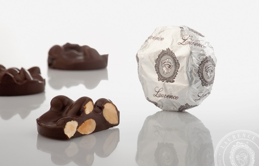  شوكولاتة أنومالو داكنة باللوز 250 جرام